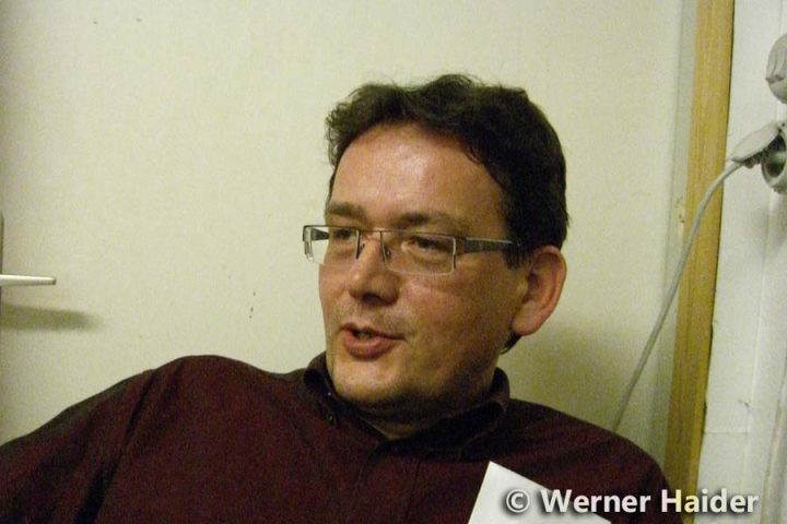 Crazy Chains 13.1.2011 Linz Crazy Chains 13.1.2011 Linz