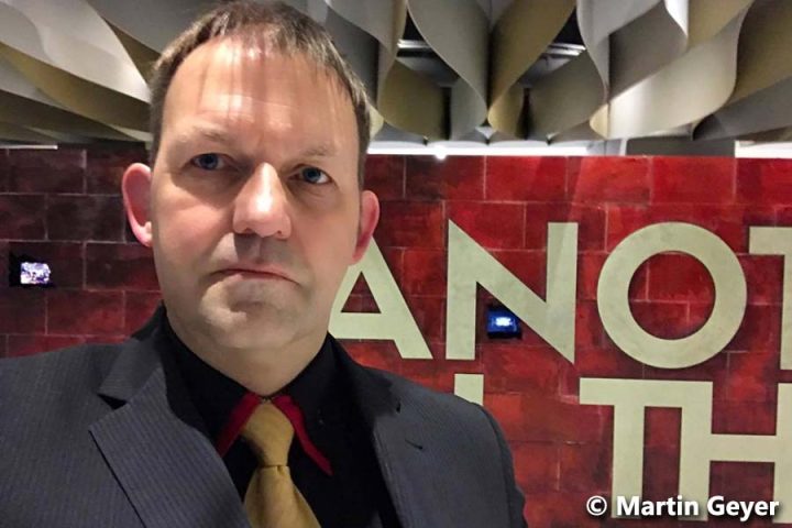 Another Brick in the Wall Oper Montreal Another Brick in the Wall Oper Montreal