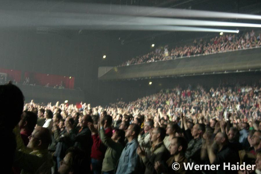 David Gilmour 19.3.2006 Amsterdam Heinecken Music Hall David Gilmour 19.3.2006 Amsterdam Heinecken Music Hall