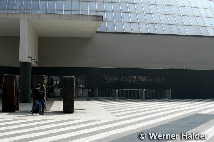 David Gilmour 25.3.2006 Mailand Teatro Degli Acrimboldi David Gilmour 25.3.2006 Mailand Teatro Degli Acrimboldi