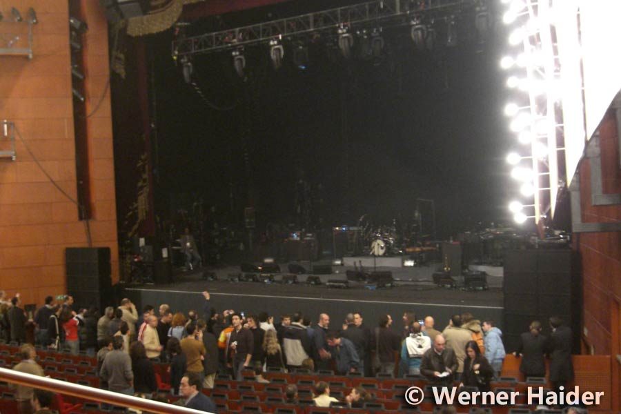 David Gilmour 25.3.2006 Mailand Teatro Degli Acrimboldi David Gilmour 25.3.2006 Mailand Teatro Degli Acrimboldi