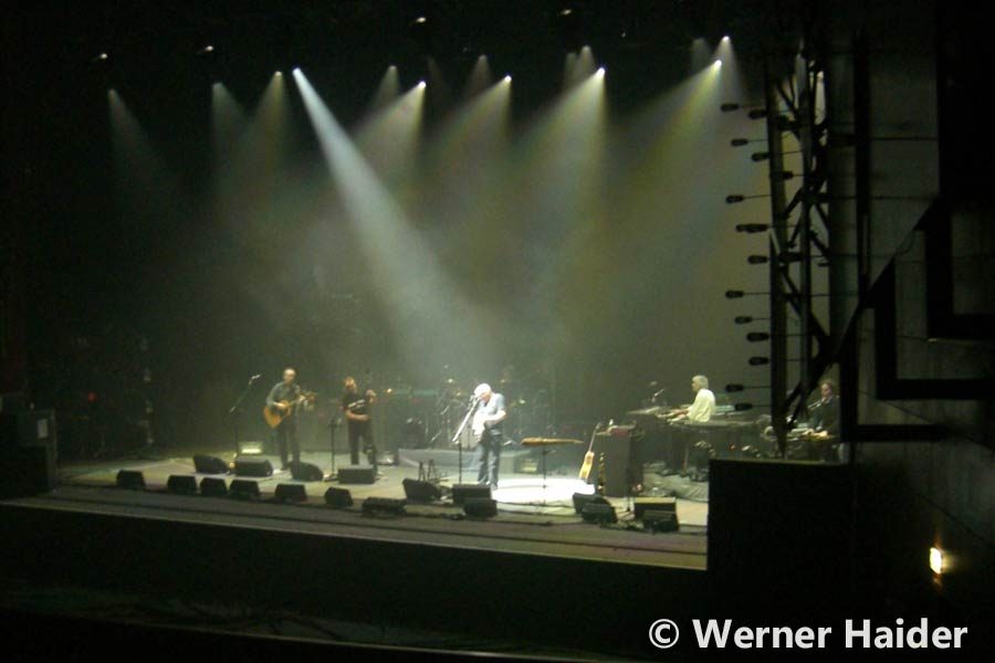 David Gilmour 25.3.2006 Mailand Teatro Degli Acrimboldi David Gilmour 25.3.2006 Mailand Teatro Degli Acrimboldi