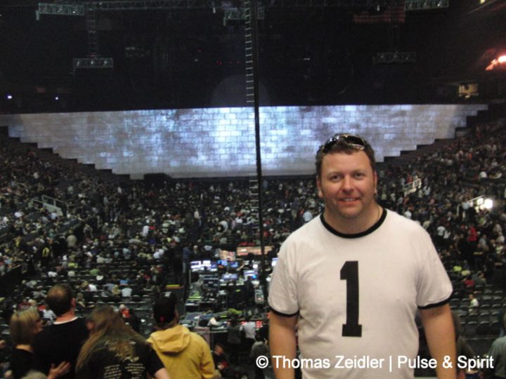 Roger Waters 15.9.2010 Toronto Air Canada Centre Roger Waters 15.9.2010 Toronto Air Canada Centre