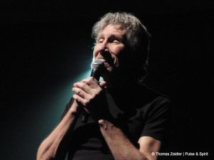 Roger Waters 3.11.2010 East Rutherford Izod Center