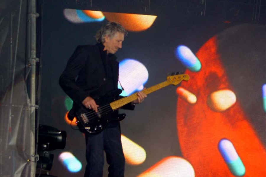Roger Waters 9.5.2008 Artafe Football Ground
