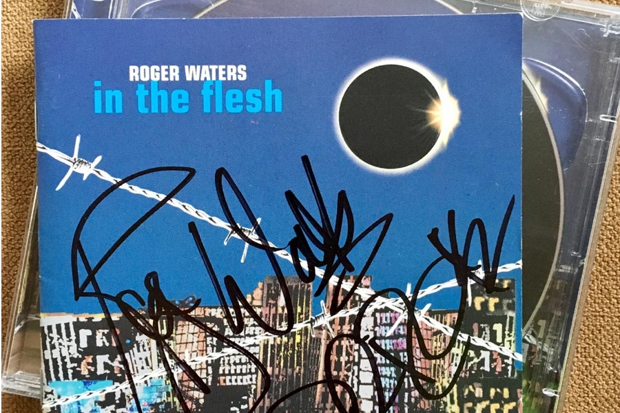 Autogramme: Roger Waters, Bramhall Flesh Album Autogramme: Roger Waters, Bramhall Flesh Album