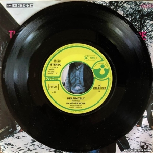 DG-Theres-No-Way-4 David Gilmour – There's No Way Out Of Here (Single)