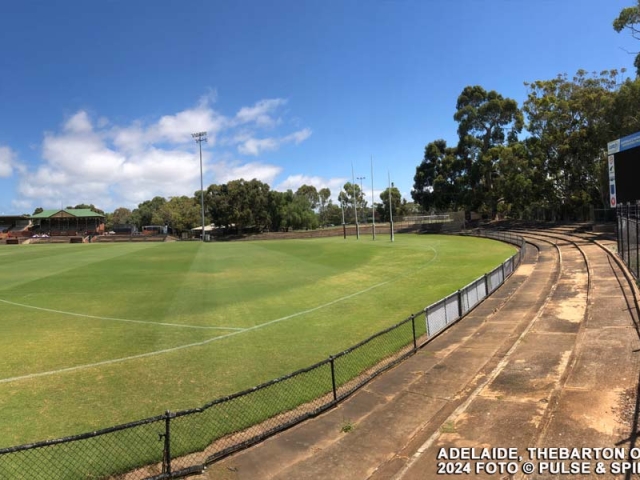 Adelaide, Thebarton Oval
