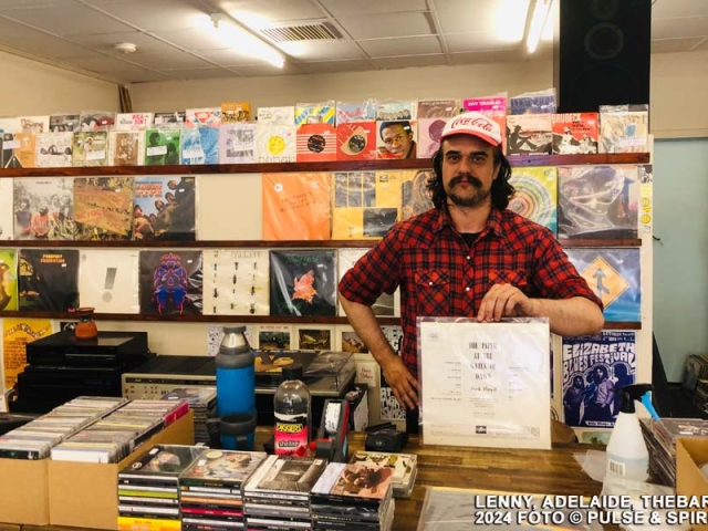Adelaide, Thebarton Oval