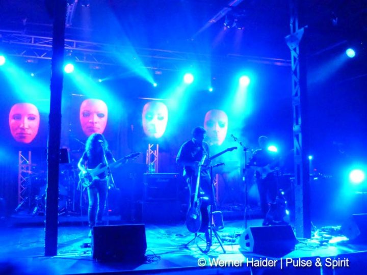 Crazy Chains 28.3.2015 Wels Alter Schlachthof