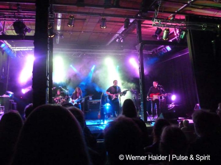 Crazy Chains 28.3.2015 Wels Alter Schlachthof