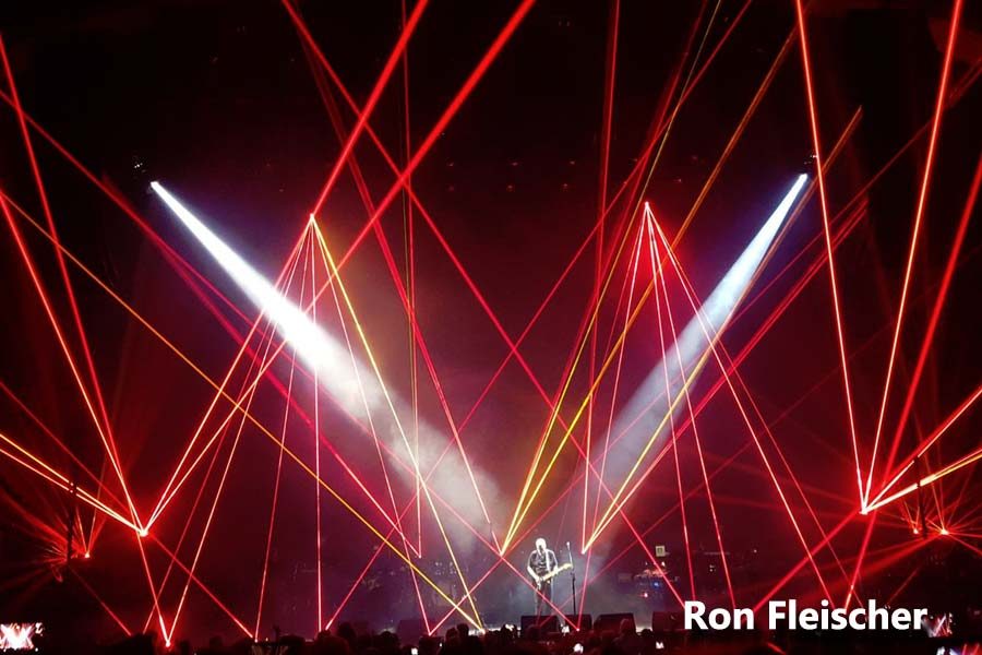David Gilmour 6.4.2016 Chicago Auditorium Theatre David Gilmour 4.4.2016 Chicago