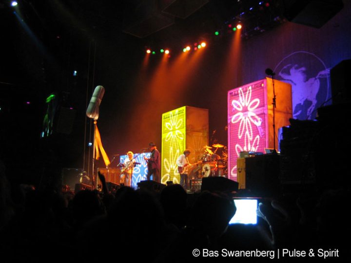 Neil Young &amp; Crazy Horse 5.6.2013 Amsterdam Ziggo Dome