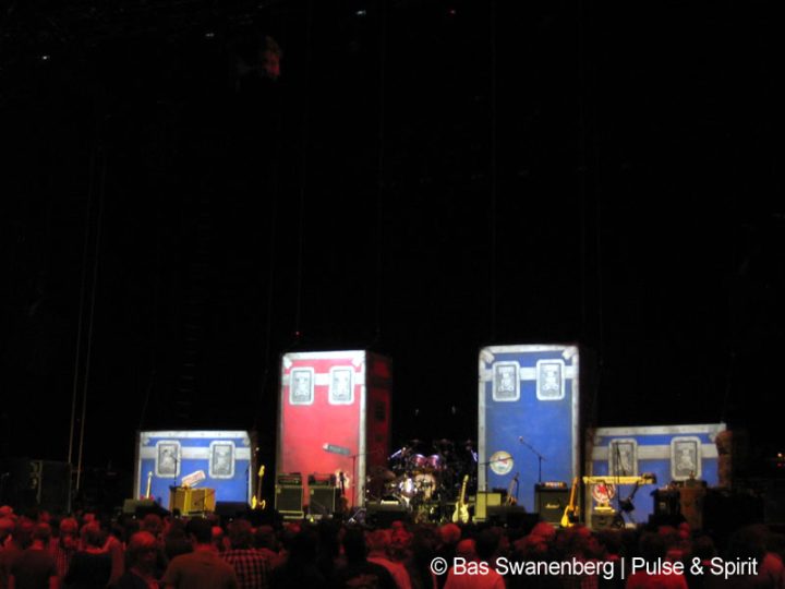 Neil Young &amp; Crazy Horse 5.6.2013 Amsterdam Ziggo Dome