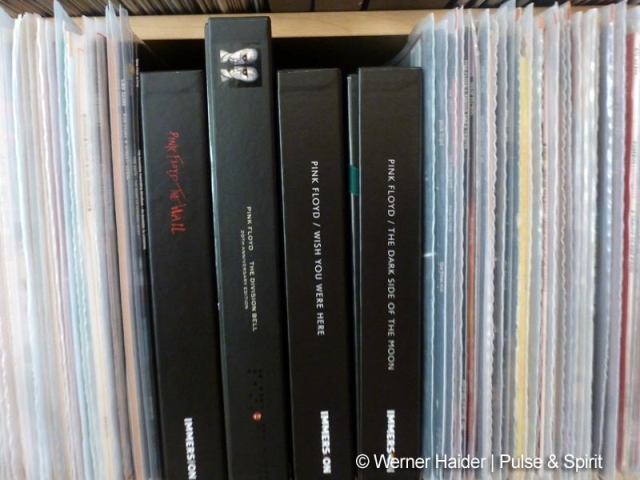 The Division Bell 20 Box